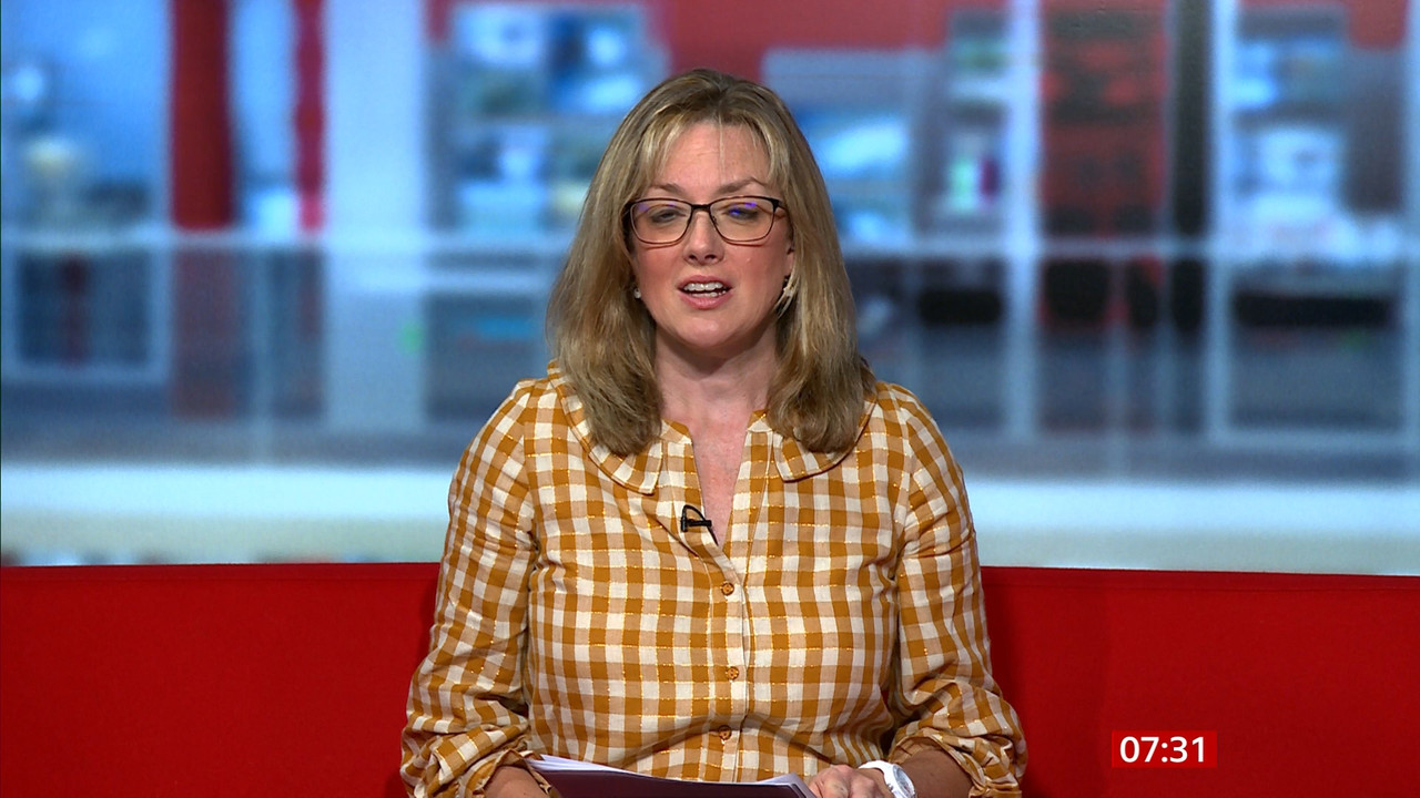 10.25 - 06.00.00 - Breakfast. The BBC's Breakfast programme features ....ts_snapshot_12.41.911