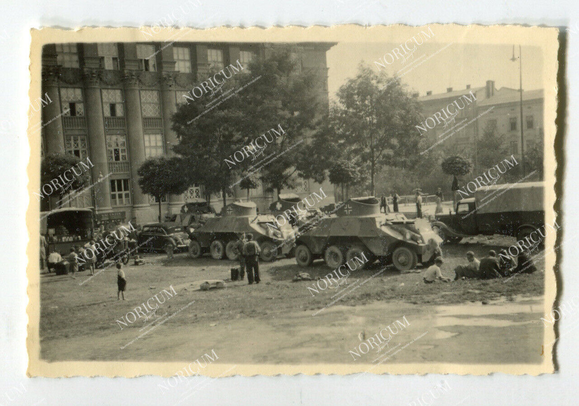 Foto Krakau Krakow Polizei Bataillon (mot.) Radpanzer STEYR ADGZ Tank Panzer