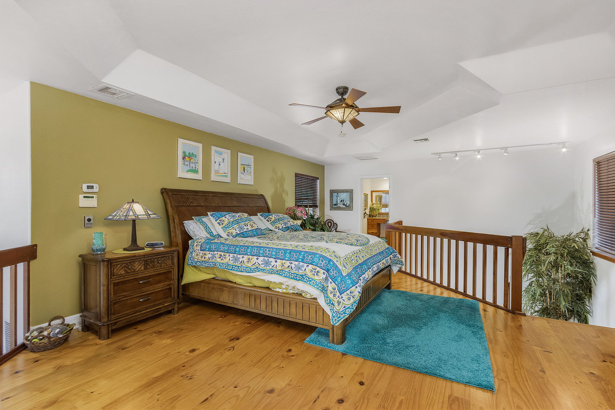 16900 Carolyn Lane