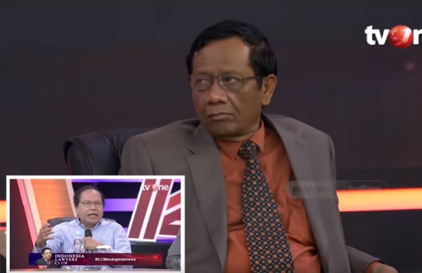 Mahfud MD saat mendengarkan kritikan Rizal Ramli