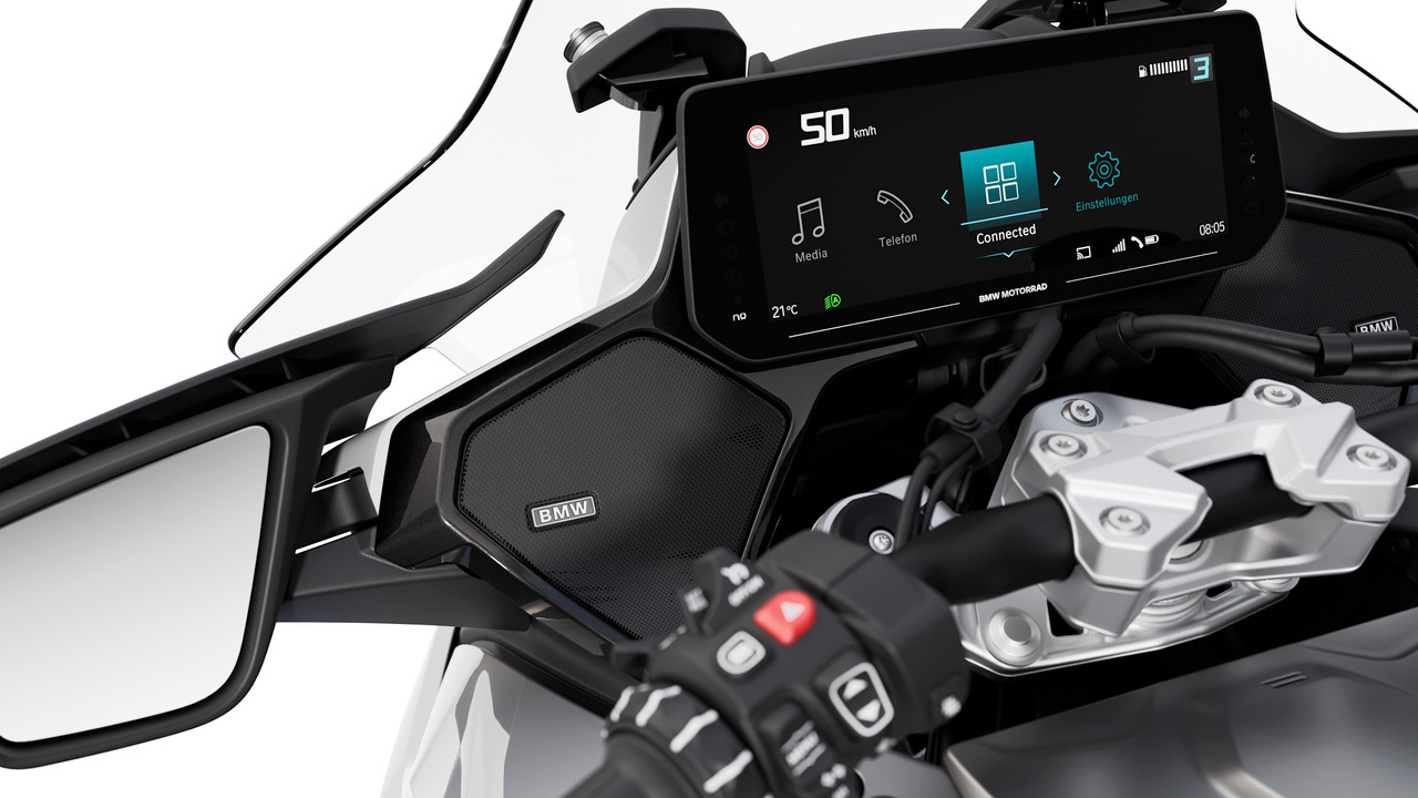 P90596493_highRes_the-new-bmw-r-1300-r