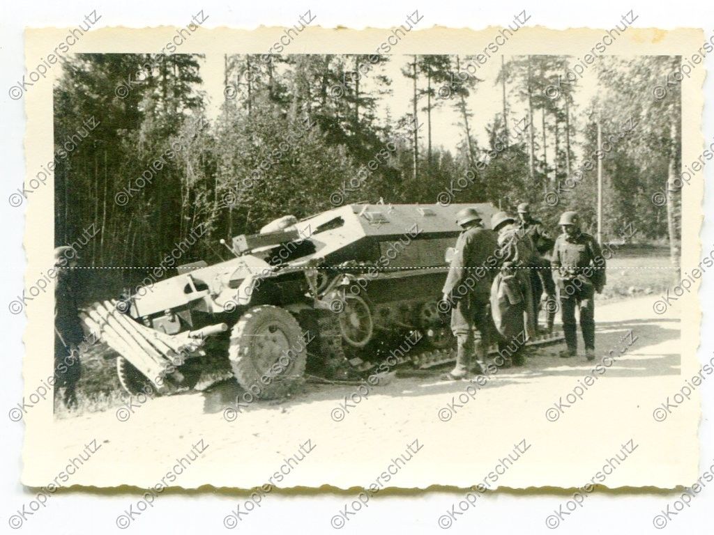 Foto, Wehrmacht, Schützenpanzerwagen, Sdkfz bei 