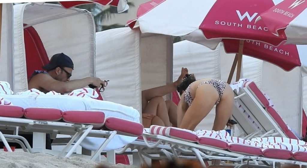 Jennifer-Barnet-upskirt-STARS-com-15