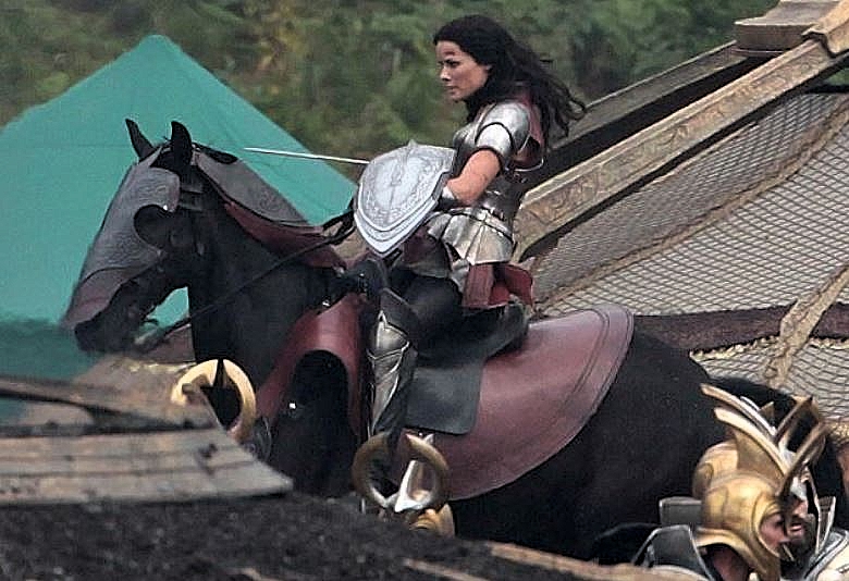 LADY-SIF-FOTOR.jpg