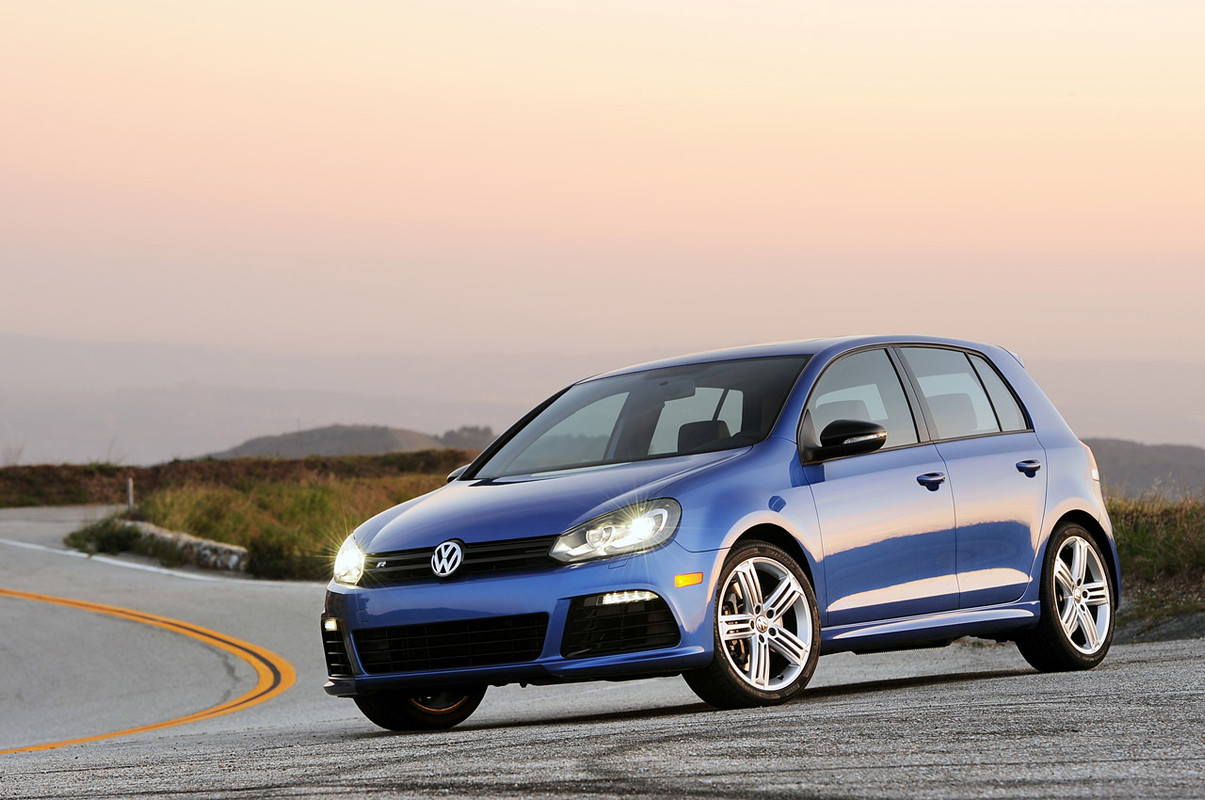 09-2012-volkswagen-golf-r-review (1)
