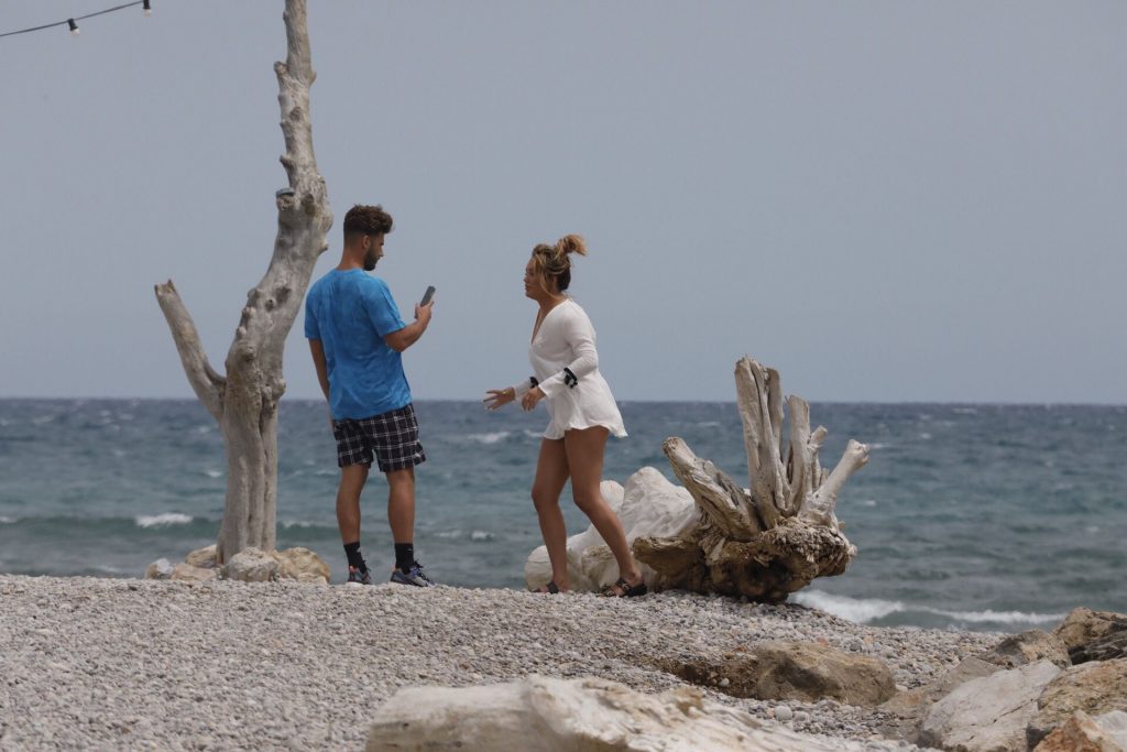 Charlotte-Crosby-Upskirt-Stars-Com-1-1024x683-27