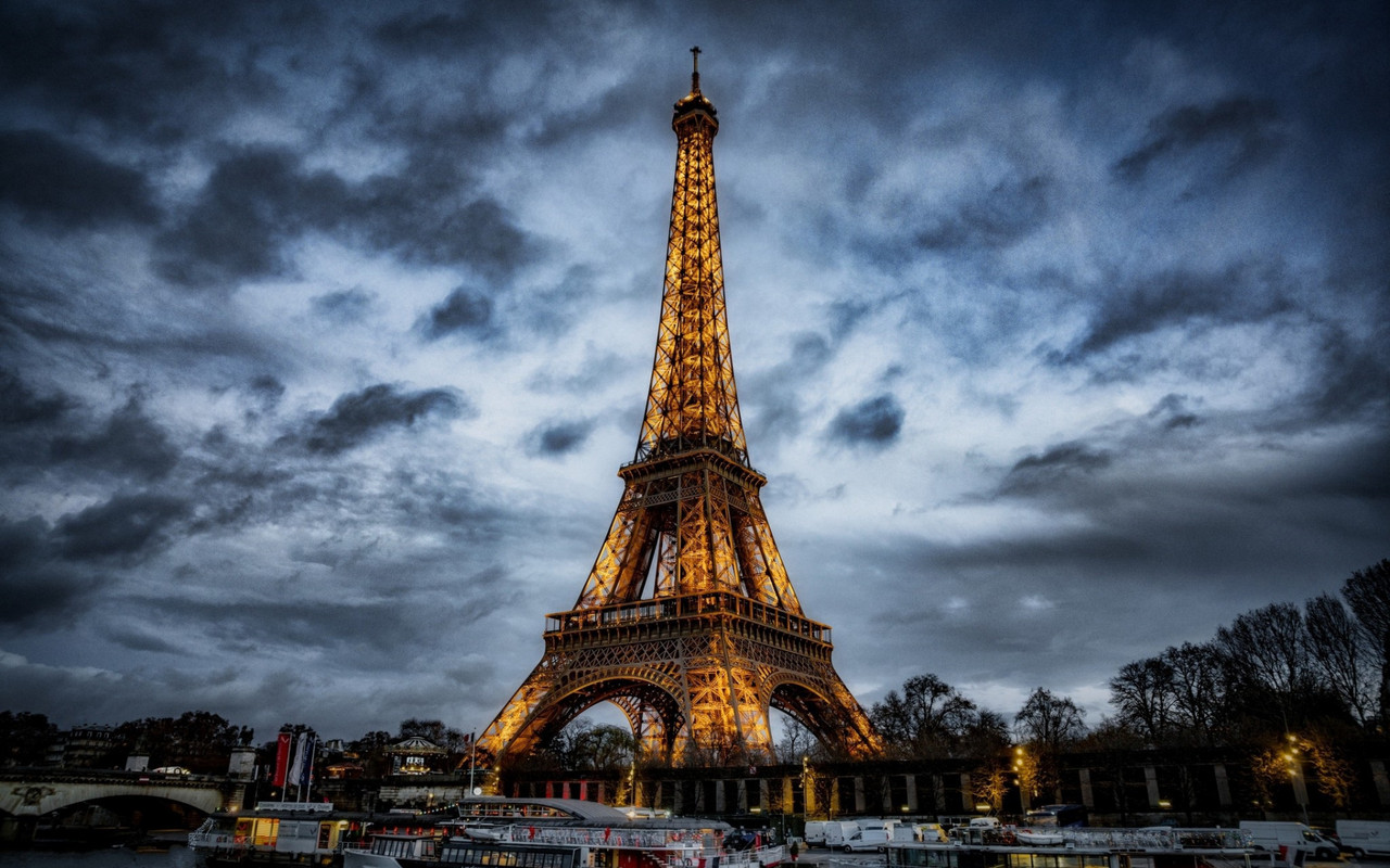 [صورة: eiffel-tower-paris-spring-evening-cityscape.jpg]