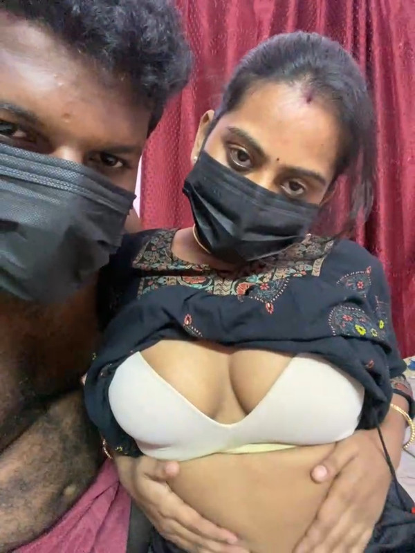 Telugu Wife 👄 Shows Boobs Lick And 🍆 Deep Blow Her Husband 4 Telugu-Wife-Pic-3.jpg