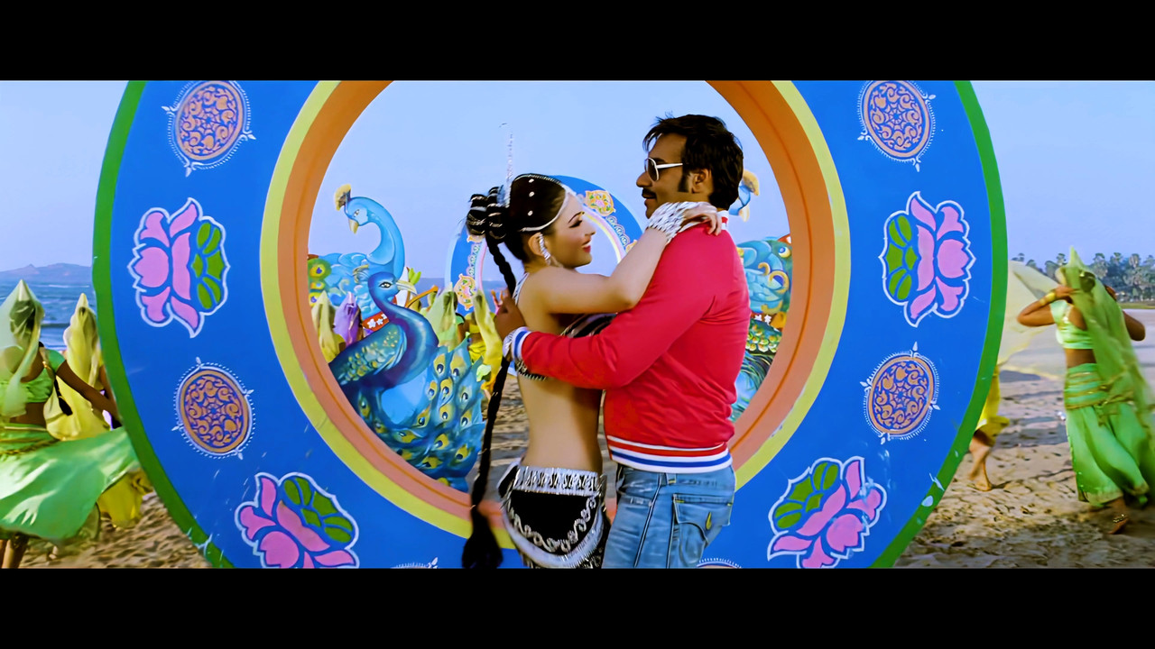 Tamanna Hot Song From Himmatwala Naino Main Sapna 4K (Best Quality).mp4_snapshot_01.42_[2021.04.05_1