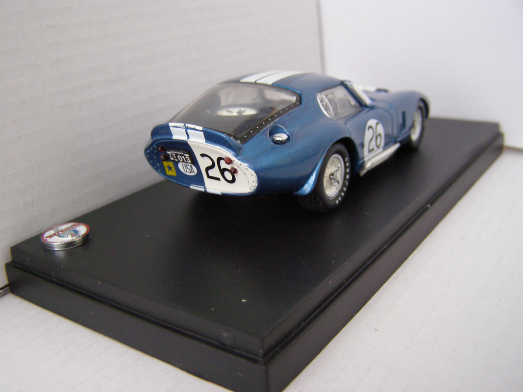 Kyosho Shelby Cobra Daytona coupe winning 1965 (6)