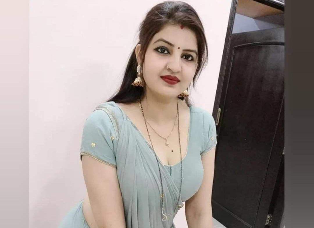 aunty in bathroom closeup with pussy Latest