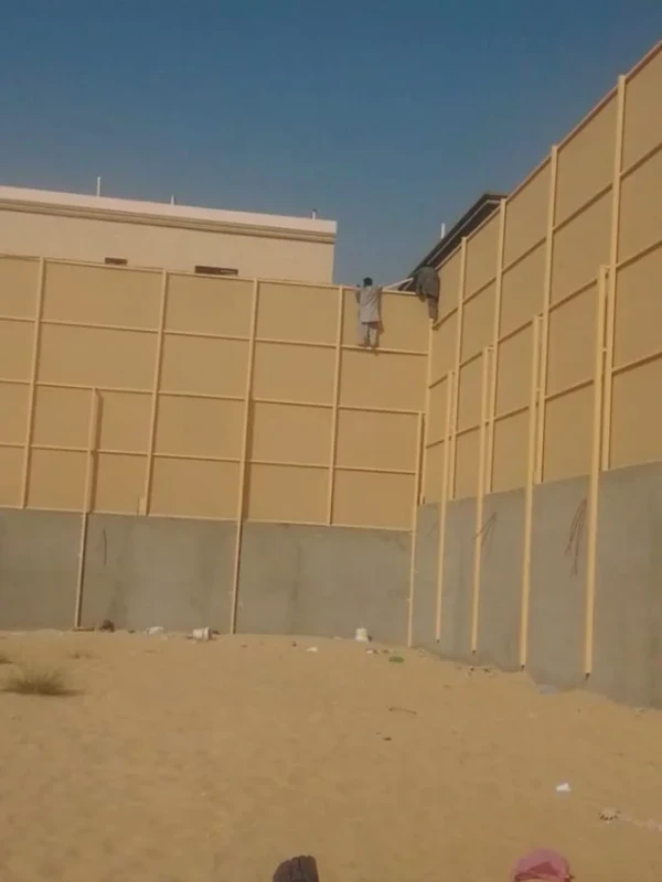 ساتر خشب داكن