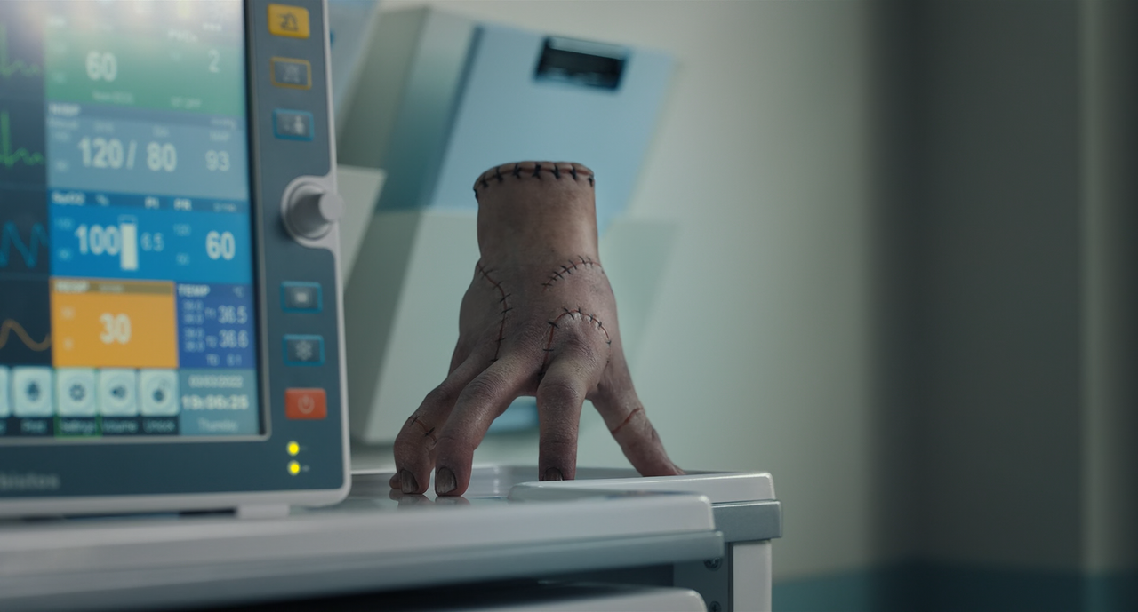 Wednesday.S01E05.You.Reap.What.You.Woe.1080p.10bit.BluRay.AAC5.1.HEVC-Vyndros.mkv_snapshot_14.34_[20