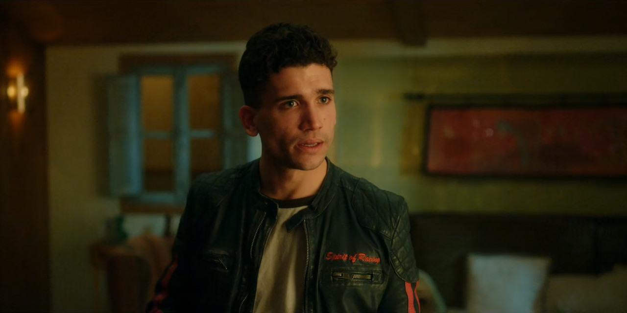 Elite.S01E01.1080p.NF.WebRip-MasalaTalk.mkv_snapshot_15.59_[2022.07.09_23.34.30]