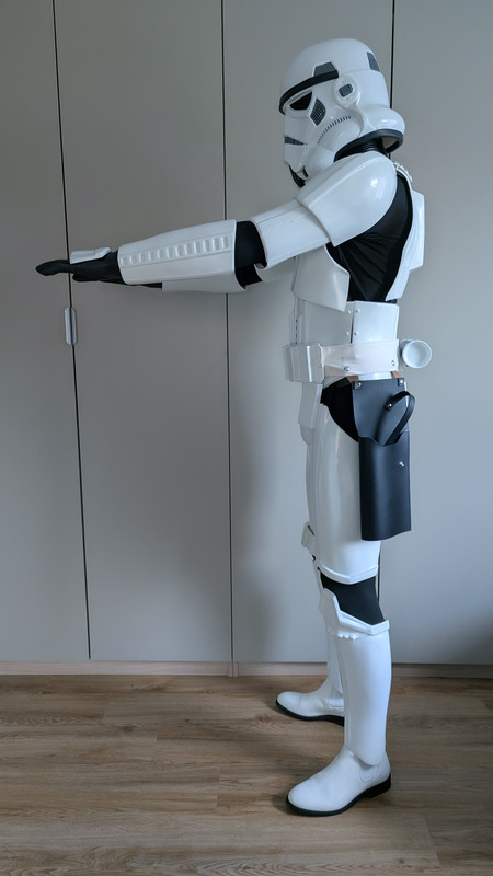 side-left-arms-up.jpg