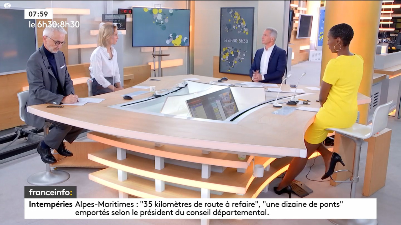 10.07 - 05.29.00 - 9h30. Entre JT, chroniques, invités et revues de p....ts_snapshot_01.36.16.488