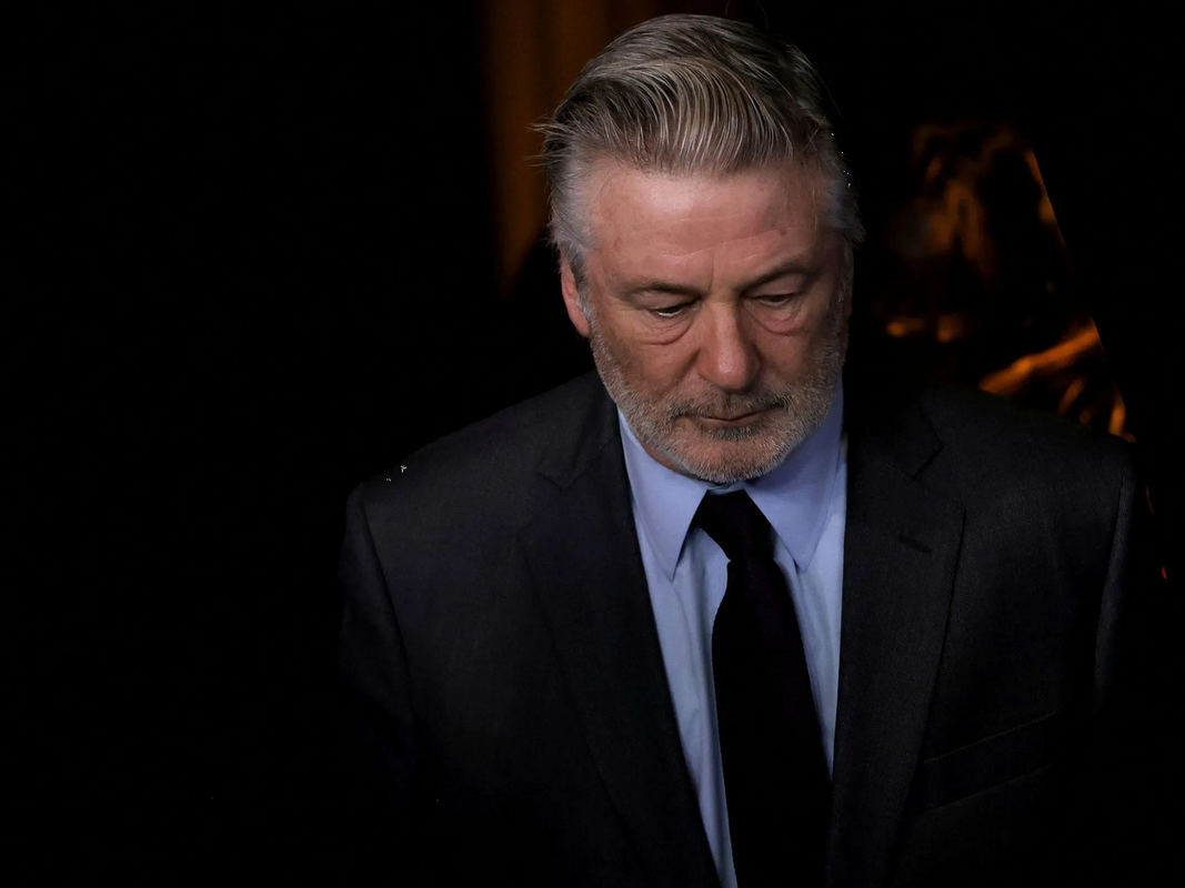 Alec Baldwin Enfrenta Nuevo Juicio por Homicidio Involuntario: Impactantes Detalles de su Declaración al Juez