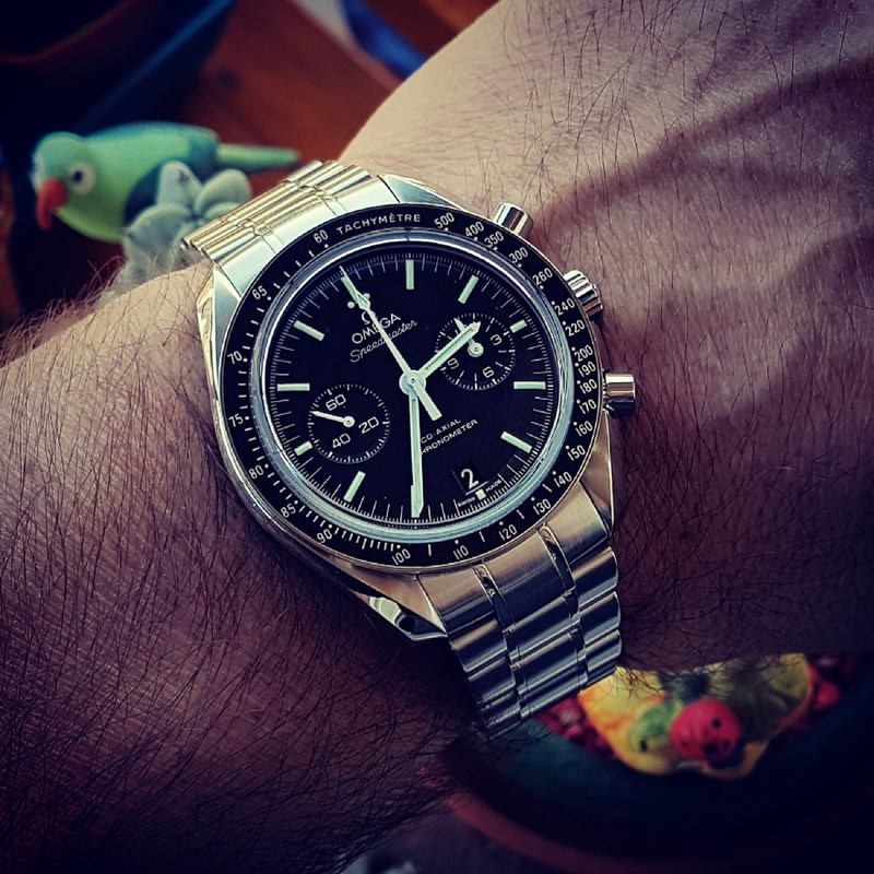 Omega Speedmaster Moonwatch Co-Axial Chronograph 44.25 mm Cal. 9300 (1)