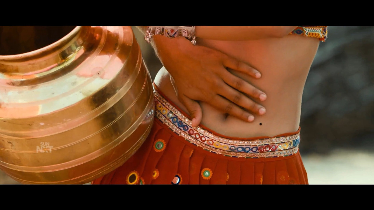 Very hot video. Hot Summer navel.