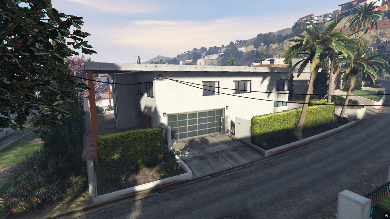 South Mo Milton Drive 19 Michael's Mansion Interior, Occupancy: True