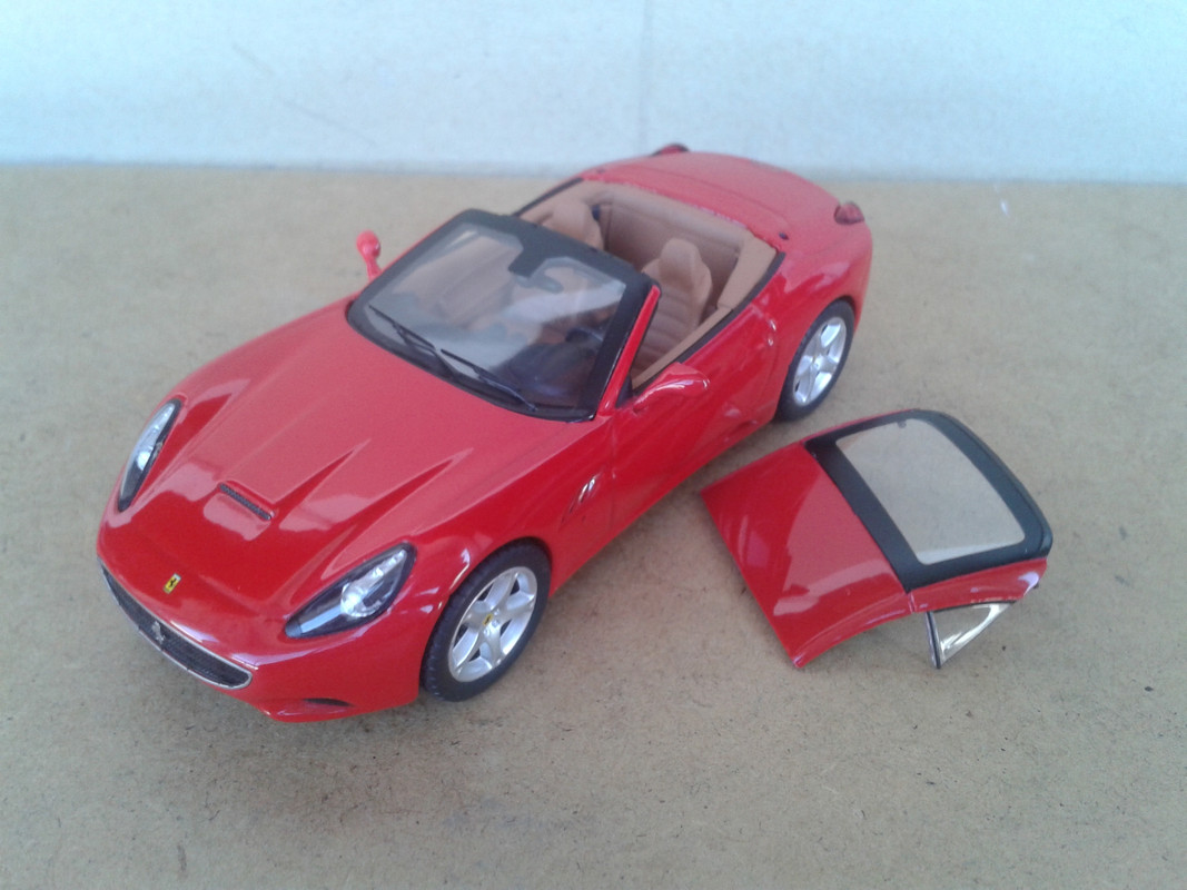 2009 Ferrari California (Hot Wheels Elite) (33)