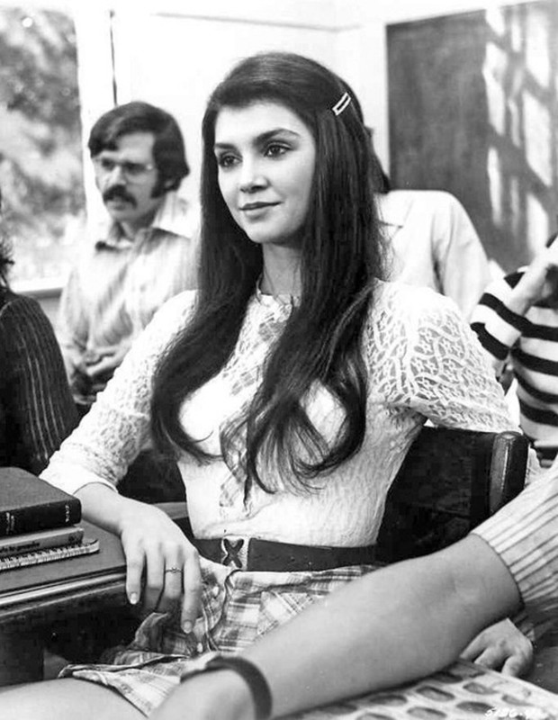 Victoria_Principal_b24