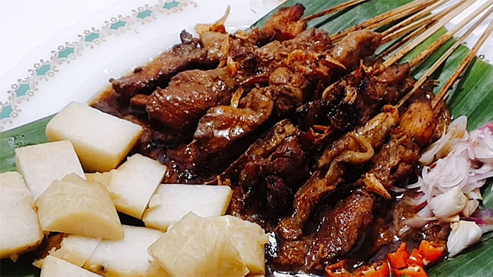 Sate Gandapura, sate ayam di Bandung untuk makan malam.