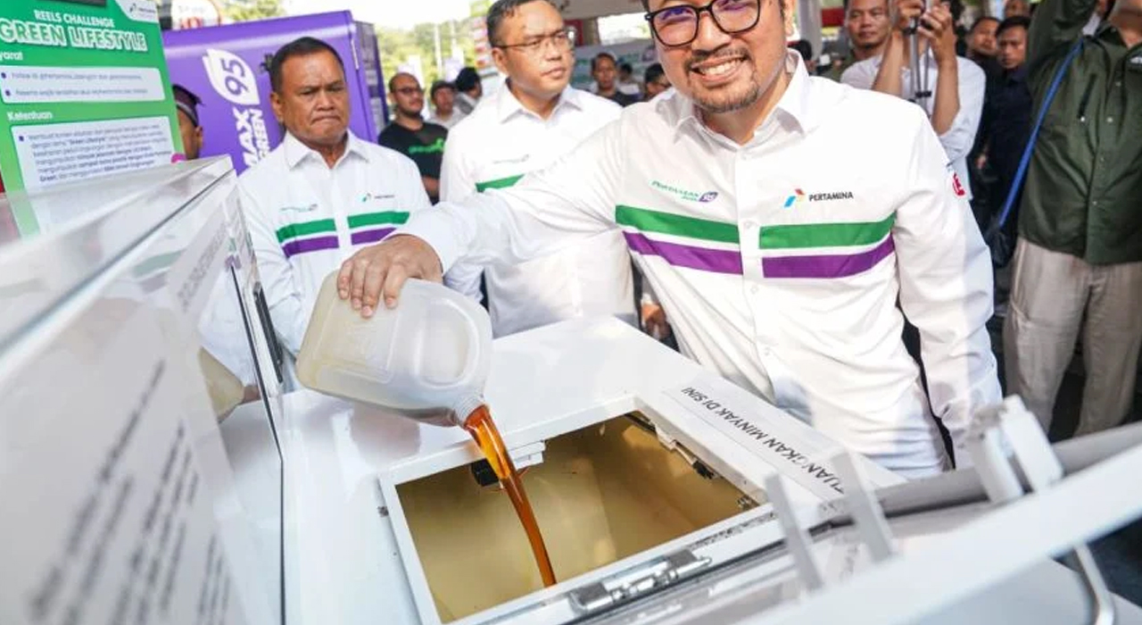 PT Pertamina Luncurkan Program UCollect dan RVM di Semarang PT Pertamina Luncurkan Program UCollect dan RVM di Semarang