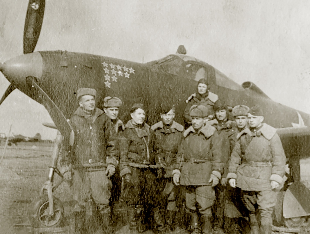 Bell-P-39-Airacobra-494IAP-190IAD-11-ace-Capt-Ivan-Lazarevich-Ilyushin-Leningrad-Front-1945-01