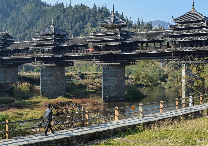 Jembatan Angin dan Hujan di Chengyang.