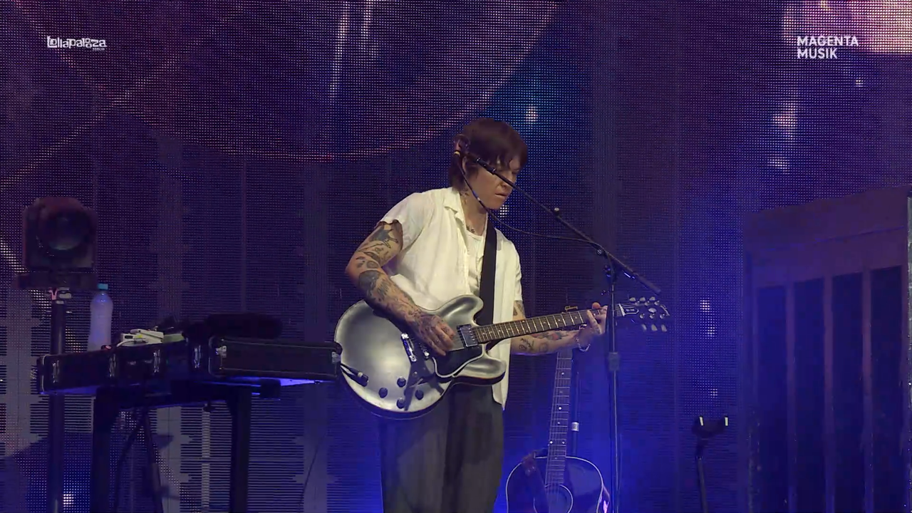 mpv-shot_GRACIE.ABRAMS-Lollapalooza.Berlin.2025.1080p.WEB-DL.AVC-Нечипорук_00_11_29_0004