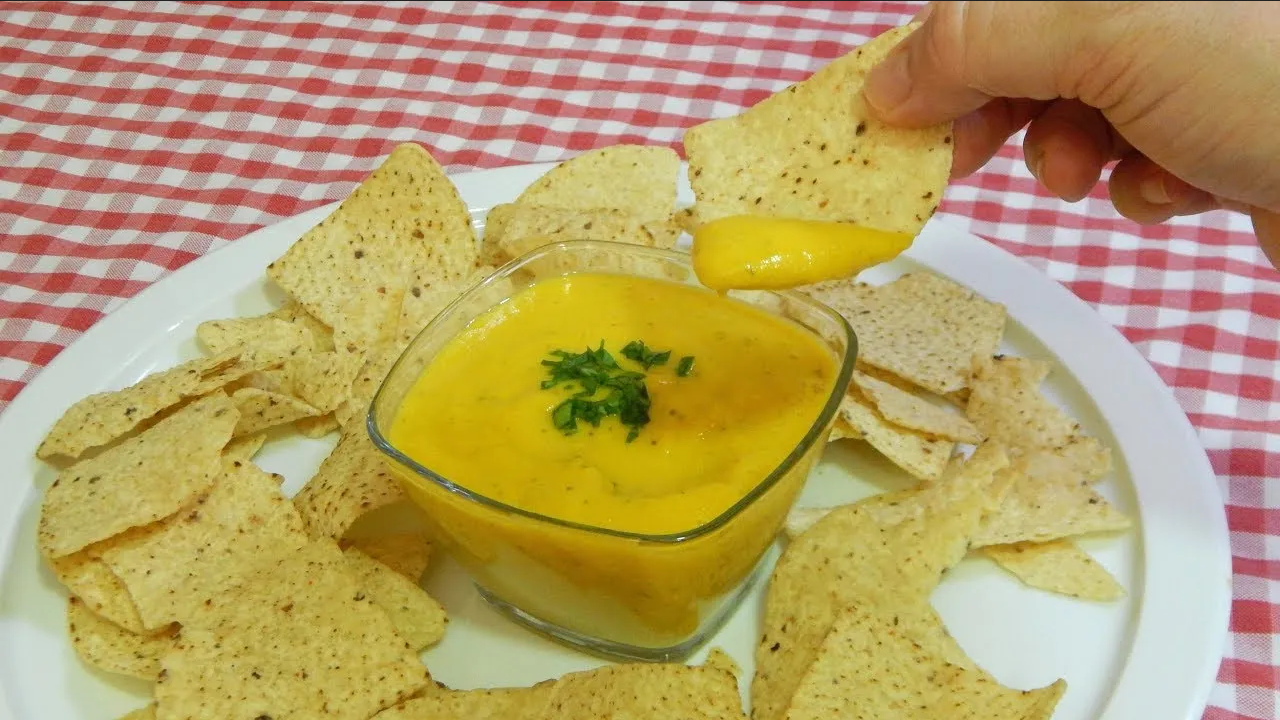 Acompaña tus deliciosos platillos con esta salsa de mango picante
