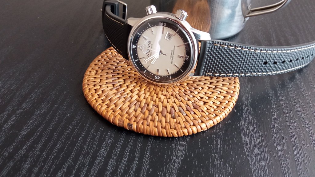 Pause café et montre (toutes marques) - tome X - Page 25 IMG-20230508-095242