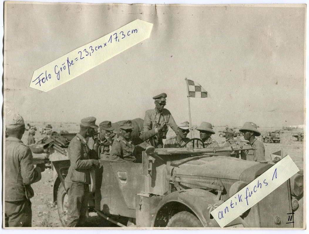 General von Bismarck im Kübelwagen beim Afrikako