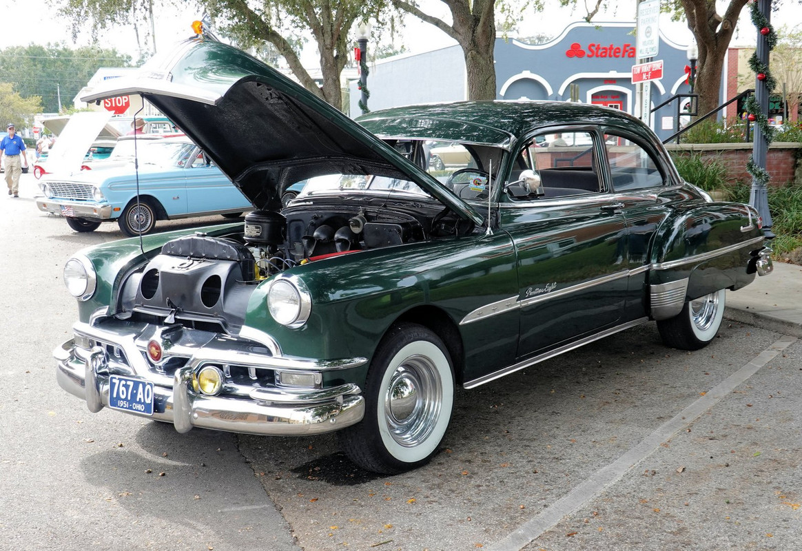 green-1951-pontiac.jpg