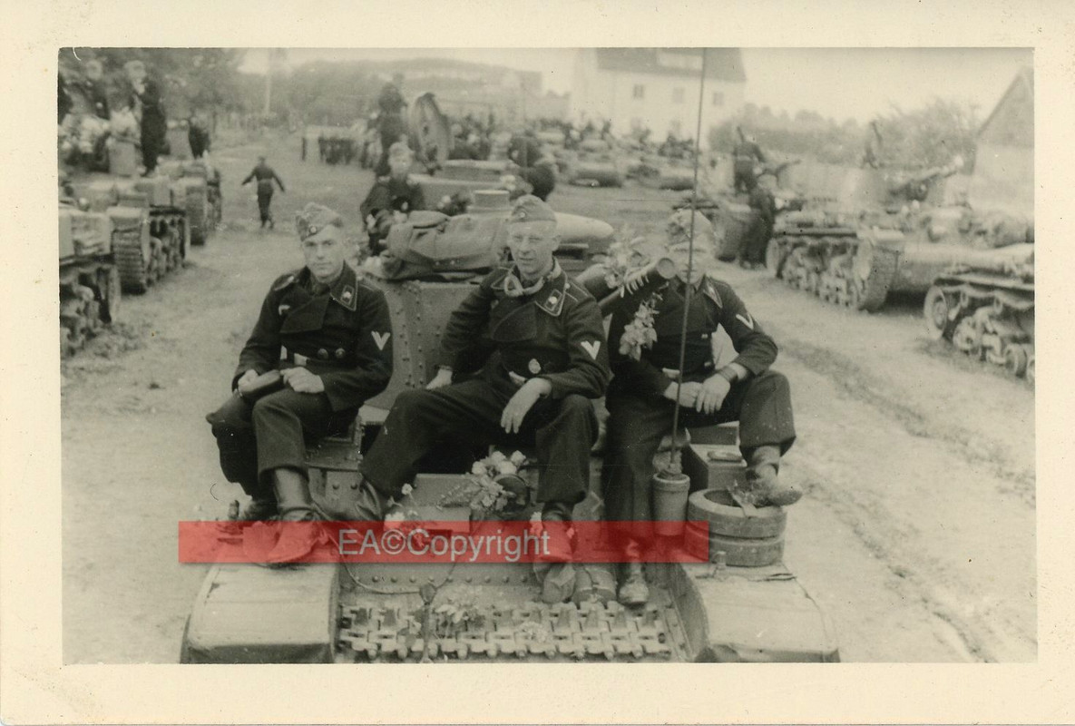 Beute Tank Panzer Skoda 38t Kämpfe Foto1