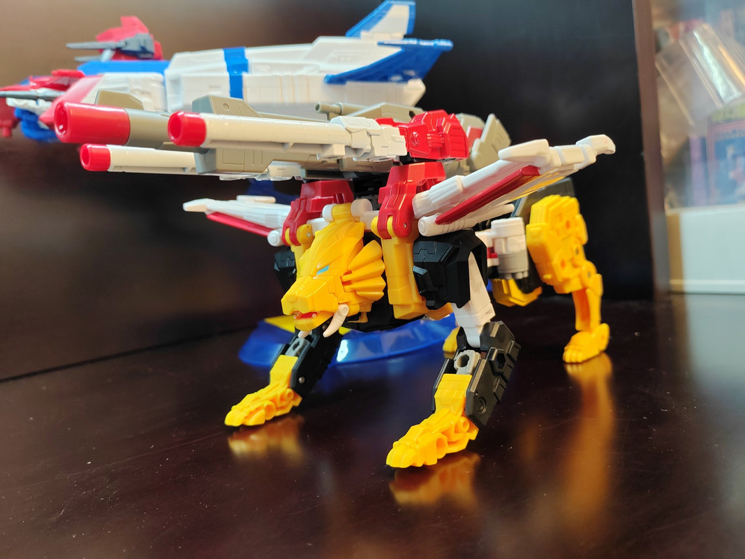 09-HasLab-Victory-Saber-In-Hand-Images