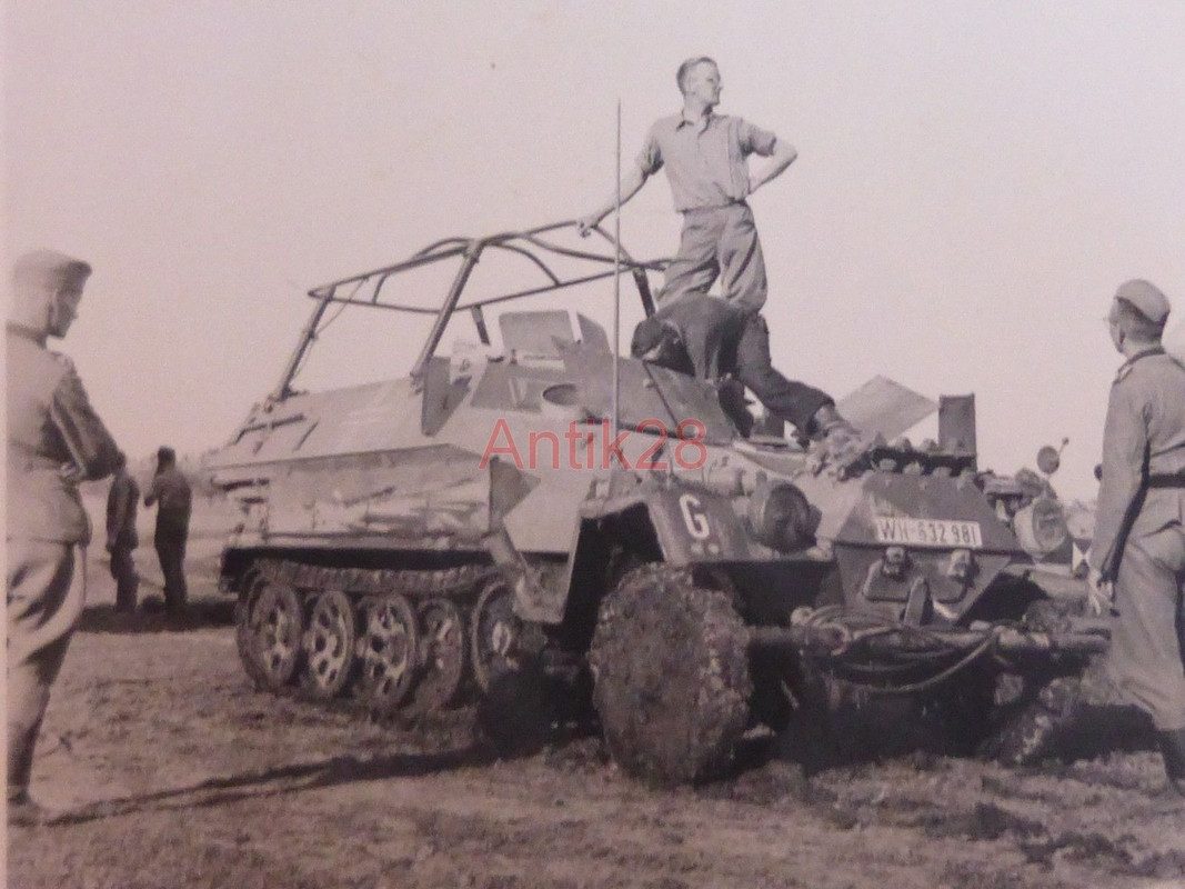 Foto Schützenpanzer Panzer Halbkette SdKfz 251 m