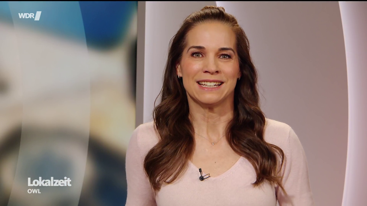 Kristina Sterz WDR Lokalzeit OWL 12 03 2026 112X Caps 60