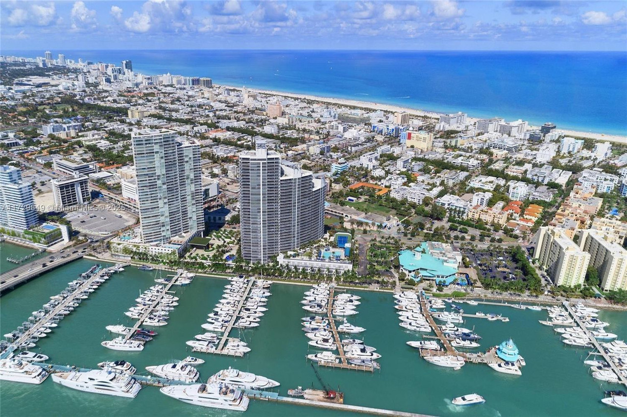 400 Alton Road, Unit 1110, Miami Beach, FL sold condominium exterior building view
