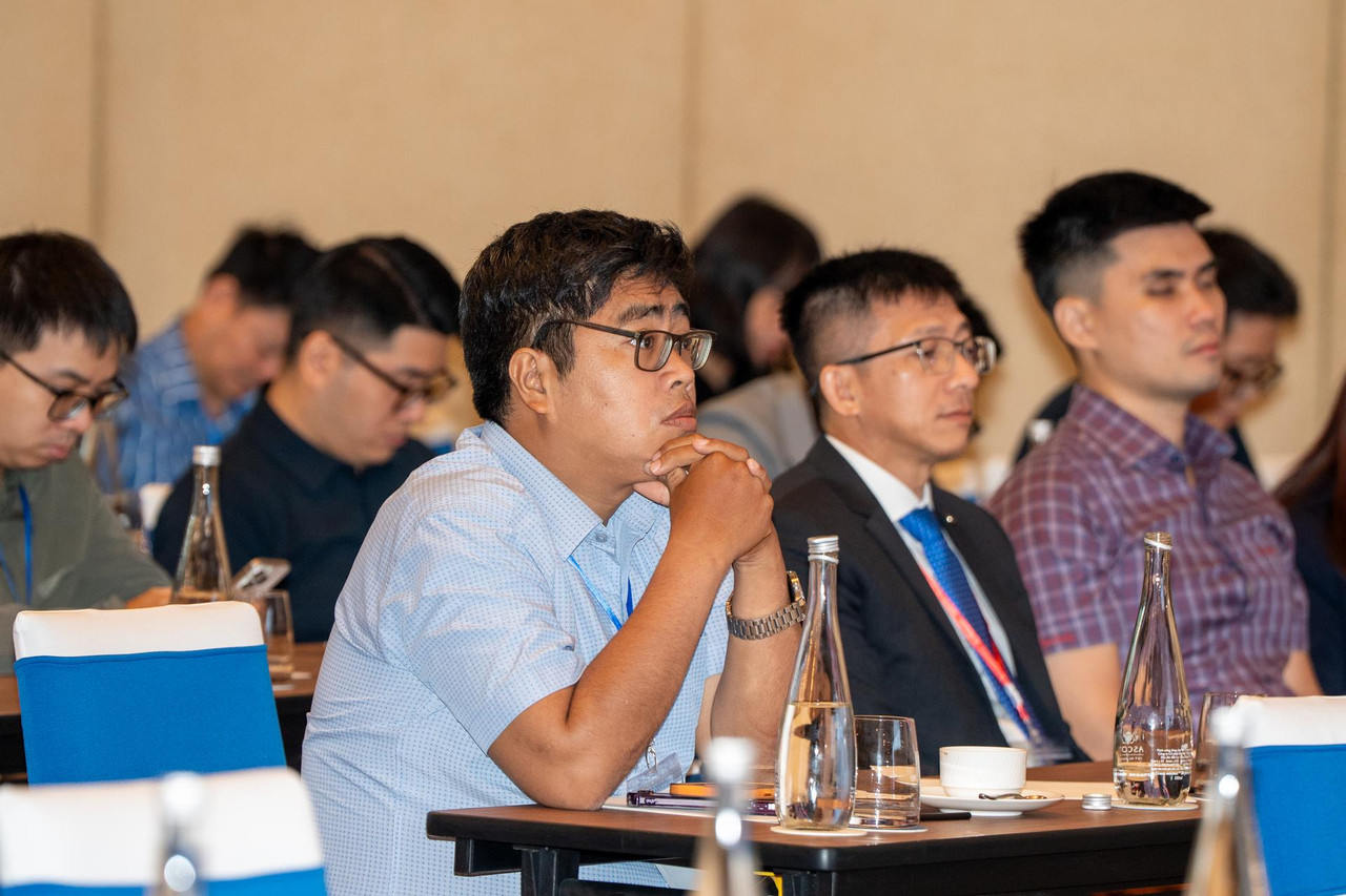 Phiên chuyên đề buổi chiều về xu hướng đổi mới sáng tạo và chuyển đổi số y tế