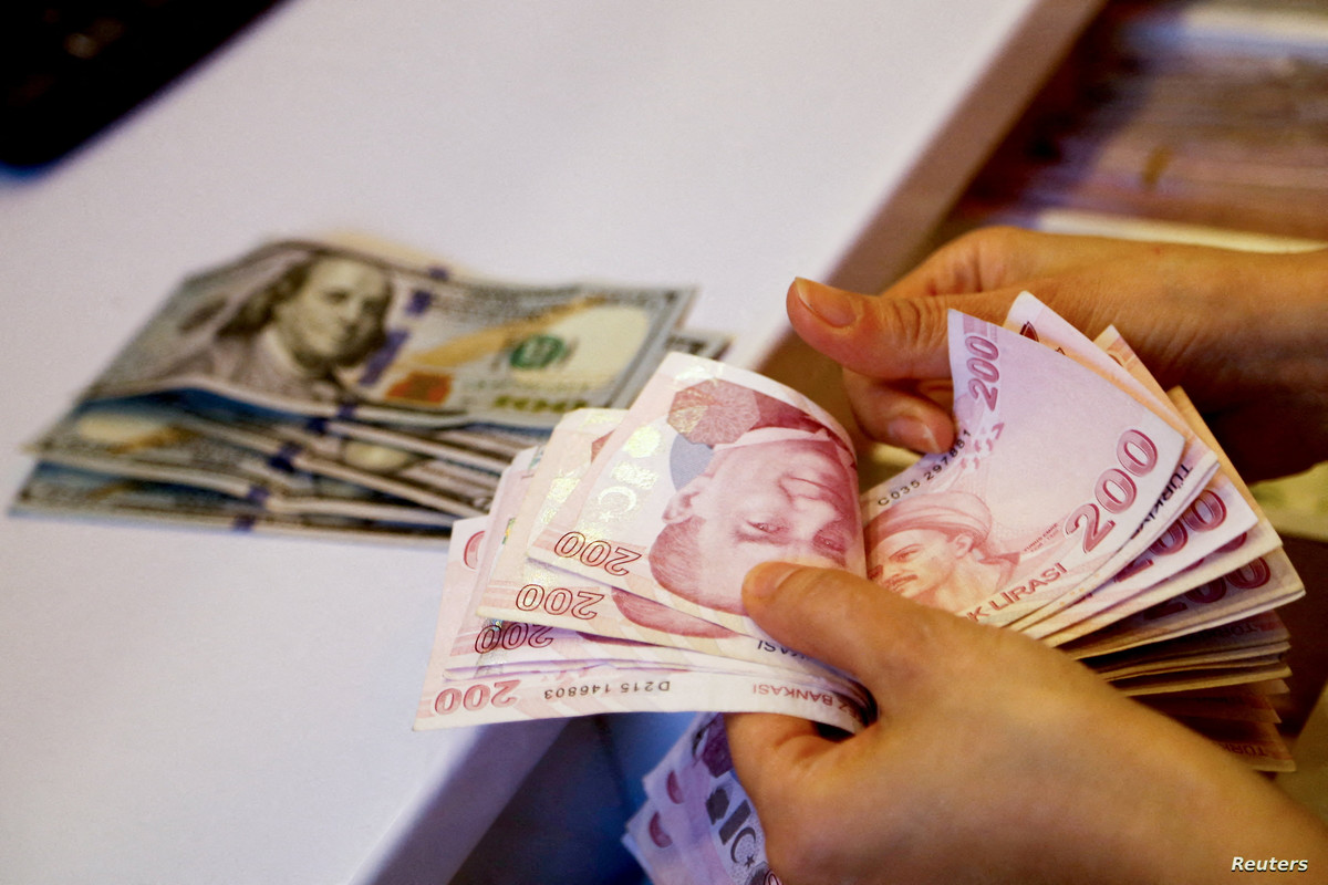 الليرة التركية هبطت لـ19.65 أمام الدولار أكثر من أيام الزلزال