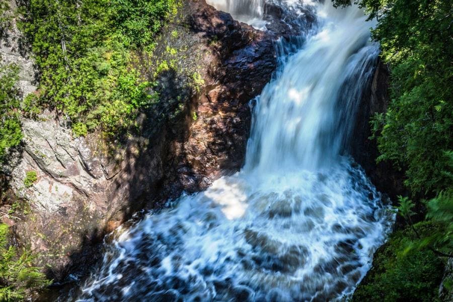 «Дьявольский Котёл» (Devil's Kettle) - интересные факты о водопаде-загадке в США