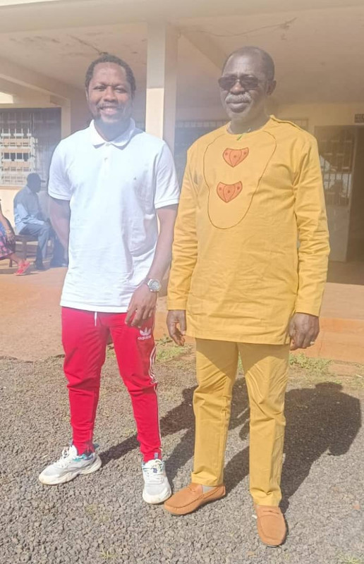 Jean II Makoun (ACUDAB IDP's Sport Goodwill Ambassador), with the Divisional Officer for Bangou (Head of State Representative)
