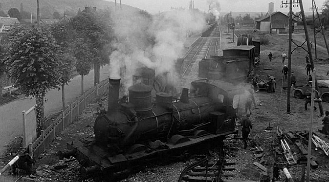 WOLFGANG-PREISS-THE-TRAIN-TRAIN-WRECK-2-FOTOR.jpg