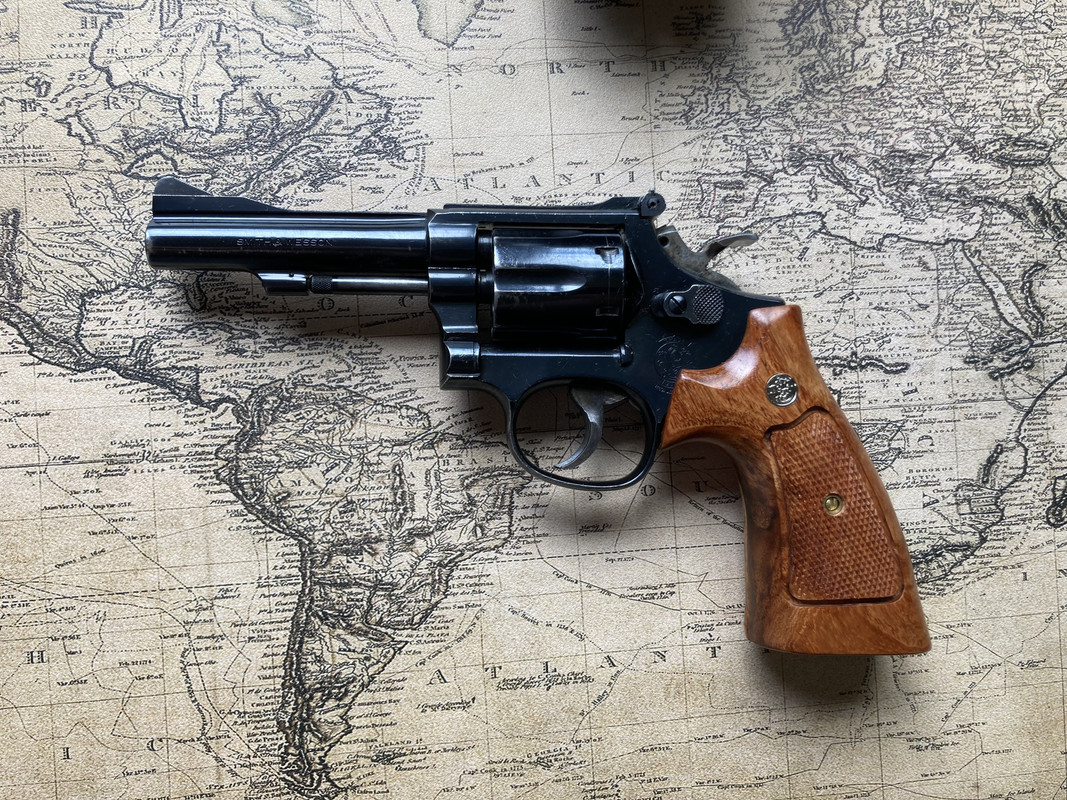 Model 15 S Two takes on the Model 15 | Single-Actions