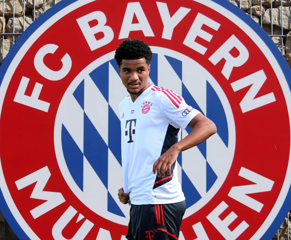 31906093-malik-tillman-kehrt-von-seiner-leihe-vorerst-zum-fc-bayern-muenchen-zurueck-2kN4Qw2Z3jBG