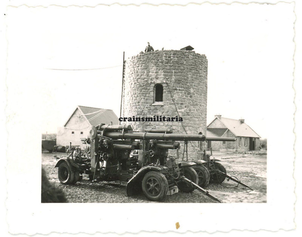 Orig. Foto Flak Geschütz Lafette bei Turm B-Stelle in Frankreich