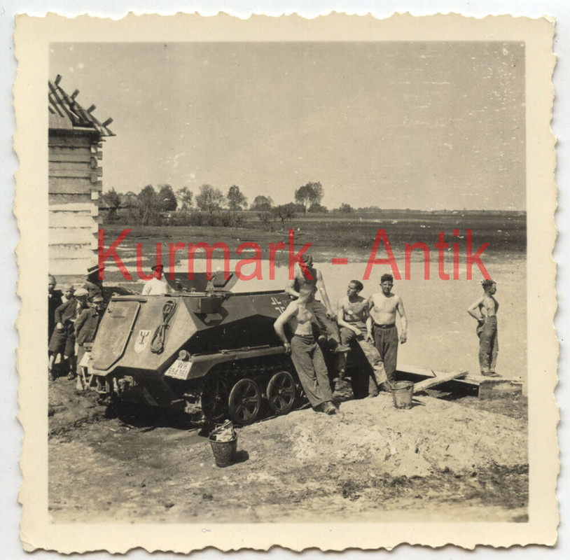 Foto Wehrmacht Stug Abtl. 197 Sturmgeschütz Panzer  250 Munition