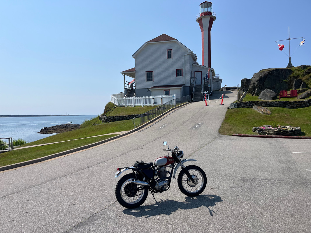 Ride to lighthouse on the B44